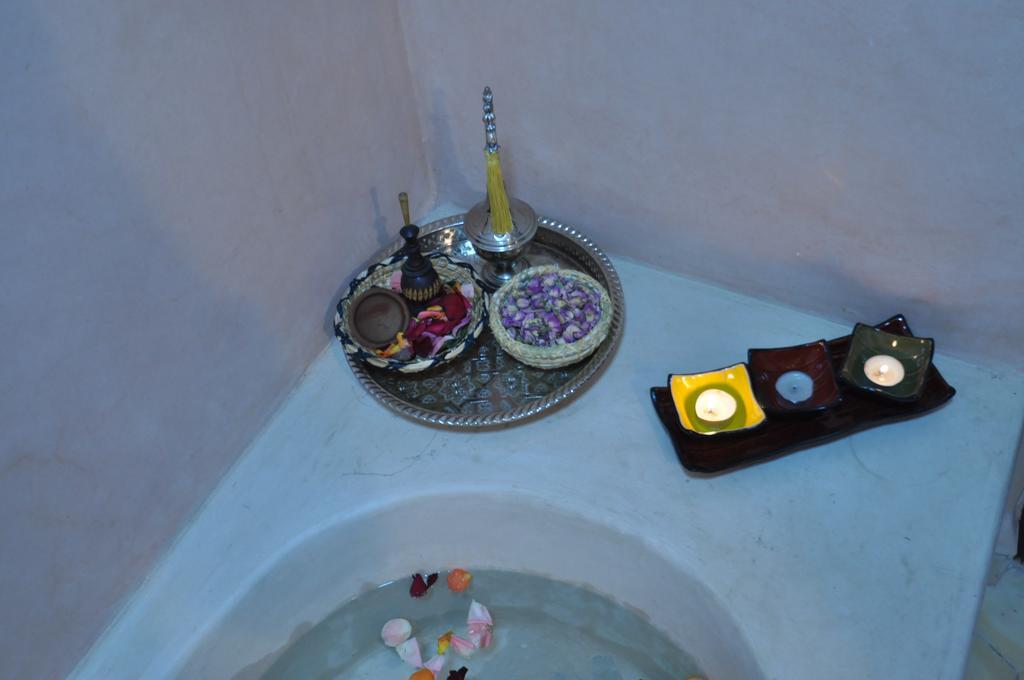 Riad La Famille Marrakesh Exterior foto