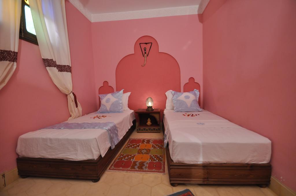 Riad La Famille Marrakesh Exterior foto