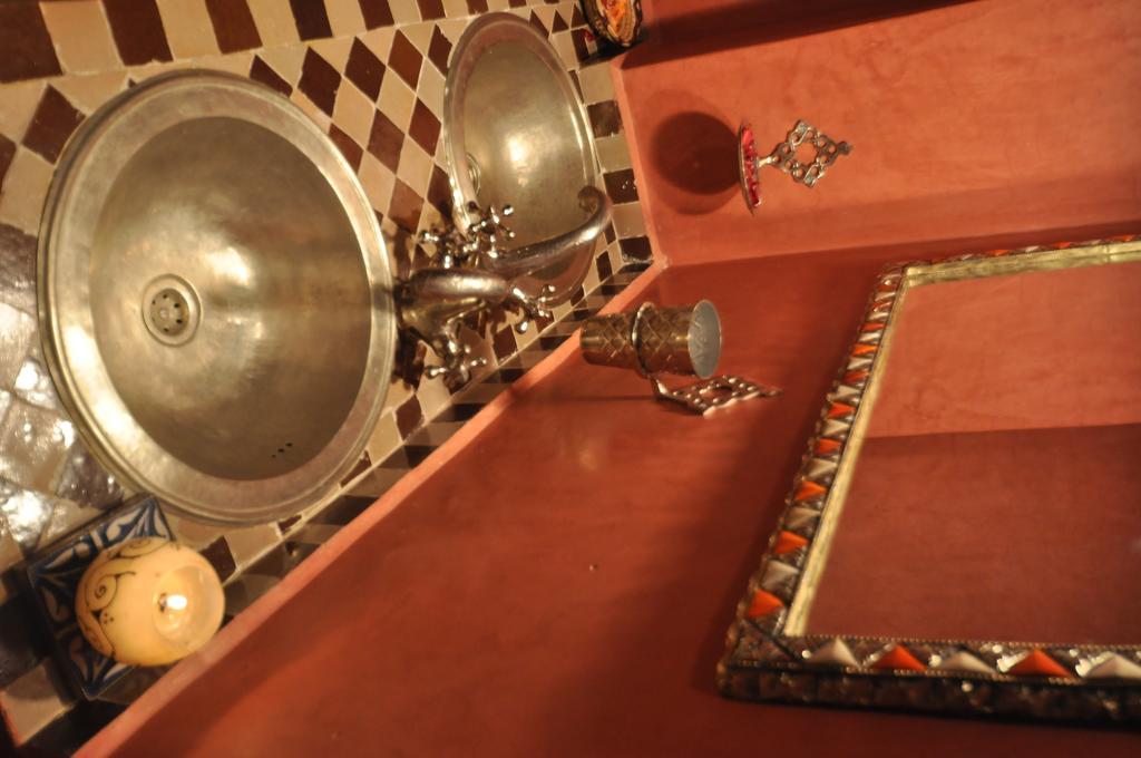 Riad La Famille Marrakesh Habitación foto