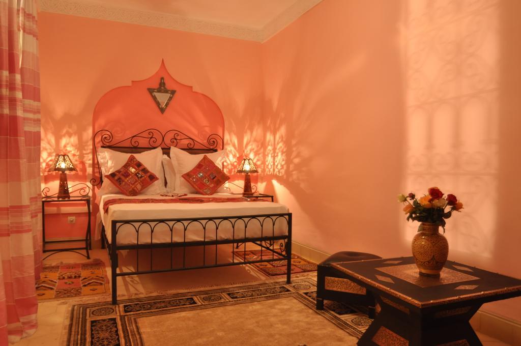 Riad La Famille Marrakesh Exterior foto