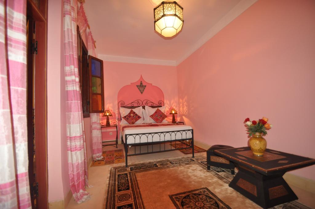 Riad La Famille Marrakesh Exterior foto