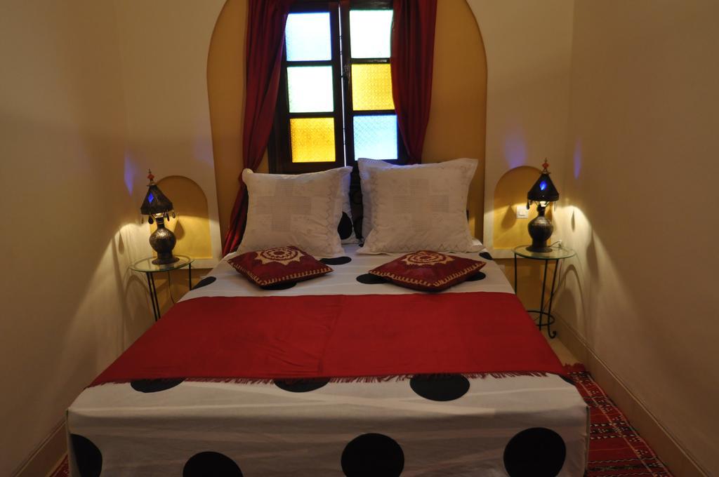 Riad La Famille Marrakesh Habitación foto