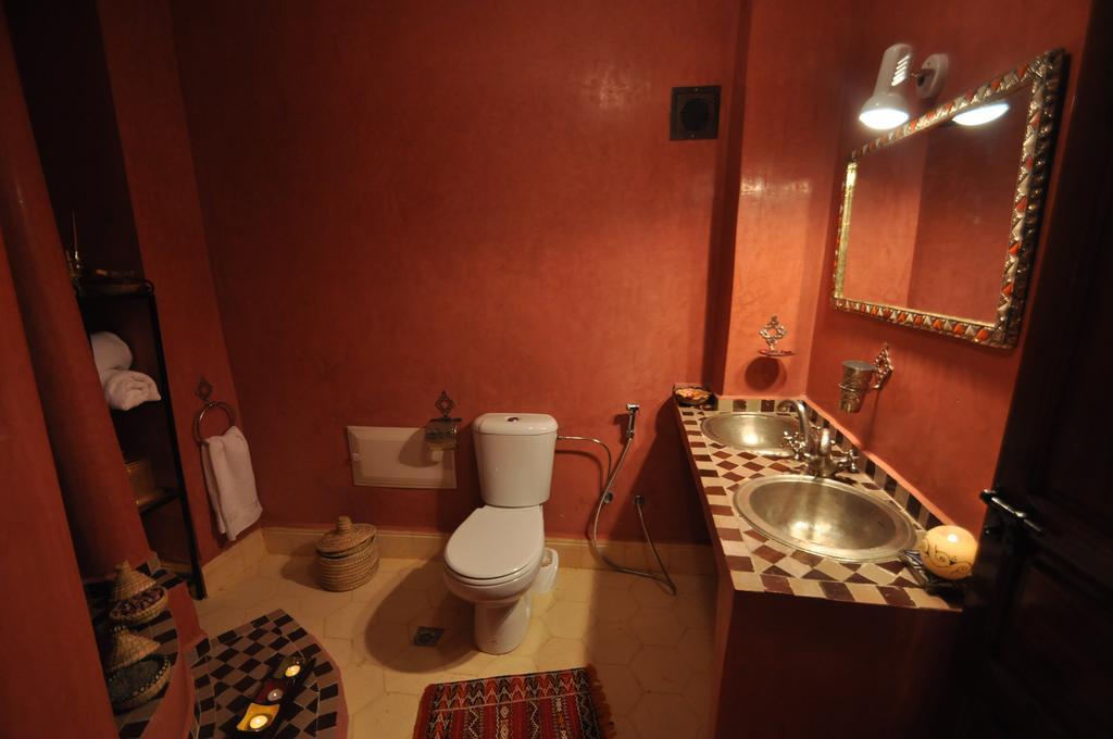 Riad La Famille Marrakesh Habitación foto